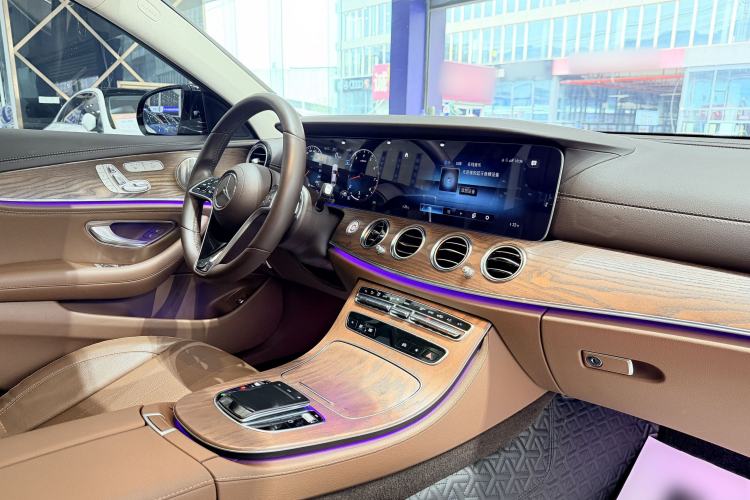 Used Mercedes-Benz E-Class 2023 Updated E 300 L Fashion Edition Interior 10