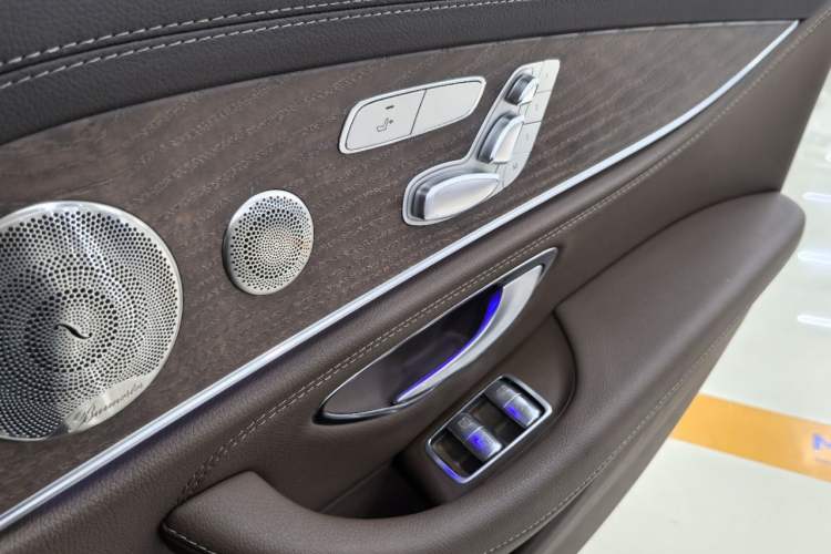 Used Mercedes-Benz E-Class 2023 E 300 L Luxury Model Interior 10