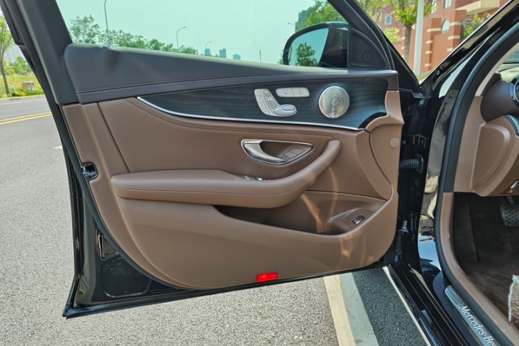 Used Mercedes-Benz E-Class 2023 E 300 L Luxury Model Interior 11
