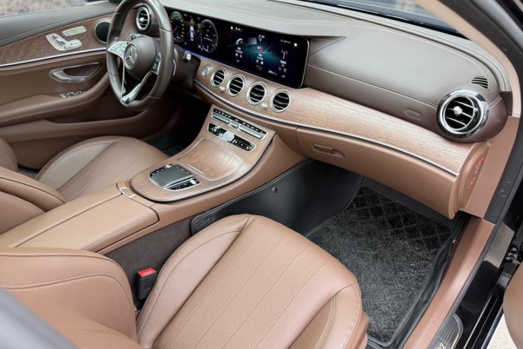 Used Mercedes-Benz E-Class 2023 E 300 L Stylish Model Interior 11