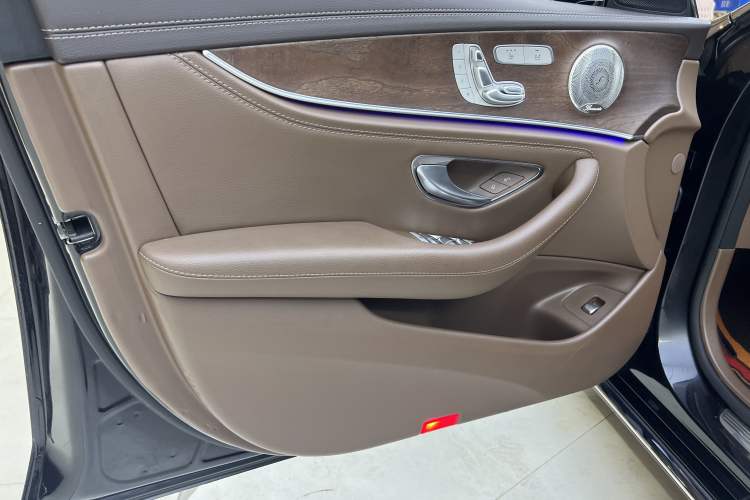 Used Mercedes-Benz E-Class 2023 E 300 L Luxury Model Interior 11
