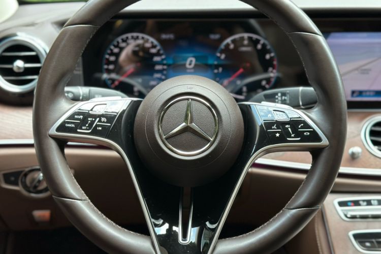Used Mercedes-Benz E-Class 2023 E 300 L Luxury Model Interior 12