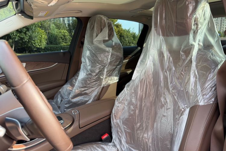 Used Mercedes-Benz E-Class 2023 Updated E 300 L Fashion Edition Interior 13
