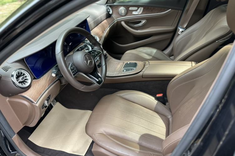 Used Mercedes-Benz E-Class 2023 Updated E 300 L Fashion Edition Interior 13