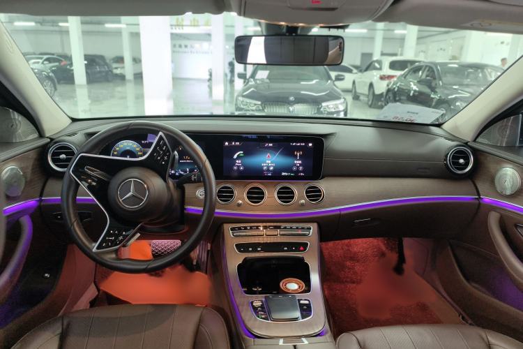 Used Mercedes-Benz E-Class 2023 Updated E 300 L Fashion Edition Interior 2