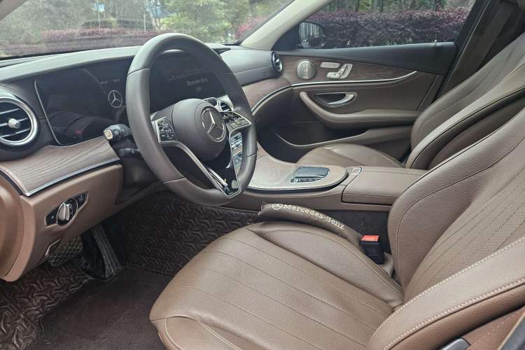 Used Mercedes-Benz E-Class 2023 Updated E 300 L Luxury Edition Interior 2