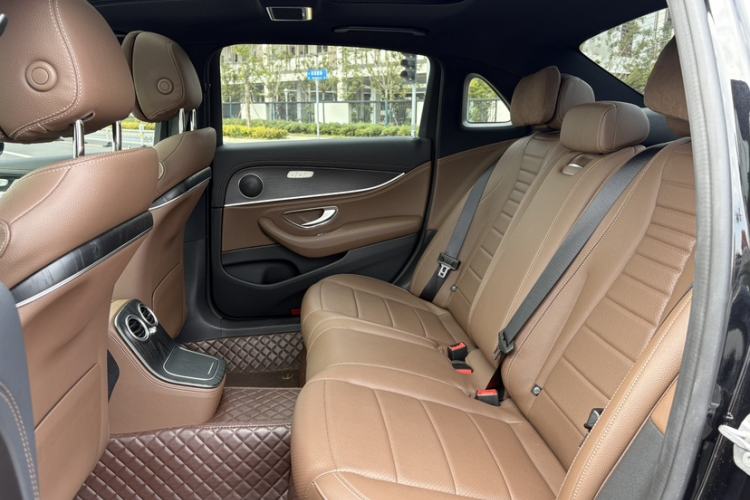 Used Mercedes-Benz E-Class 2023 Restyled E 300 L Sporty and Stylish Edition Interior 2