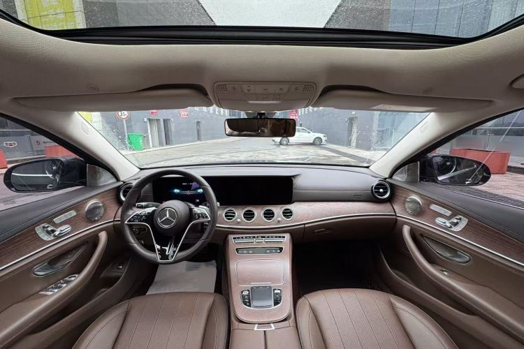 Used Mercedes-Benz E-Class 2023 Updated E 300 L Fashion Edition Interior 2