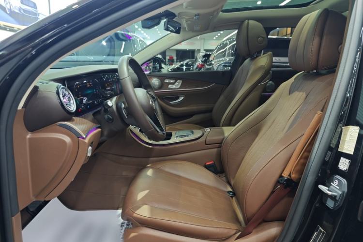 Used Mercedes-Benz E-Class 2023 Updated E 300 L Fashion Edition Interior 2