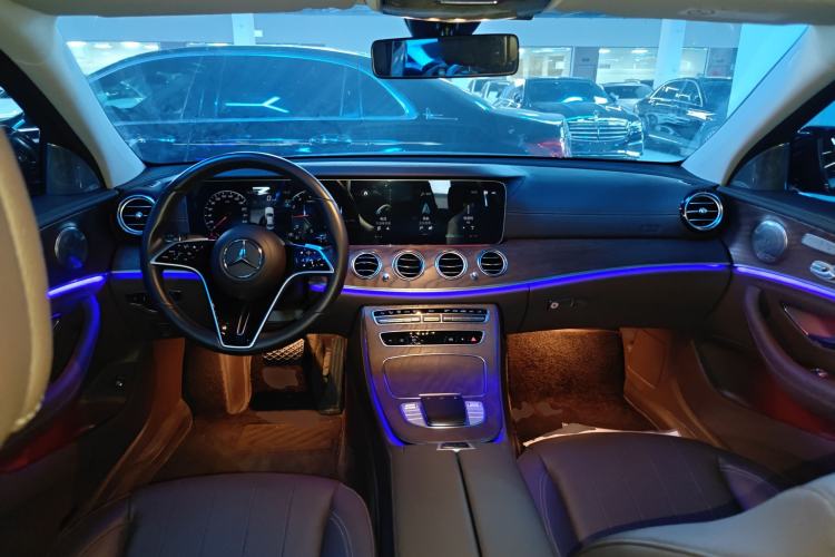 Used Mercedes-Benz E-Class 2023 Updated E 300 L Fashion Edition Interior 2