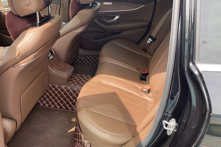 Used Mercedes-Benz E-Class 2023 Updated E 300 L Fashion Edition Interior 2