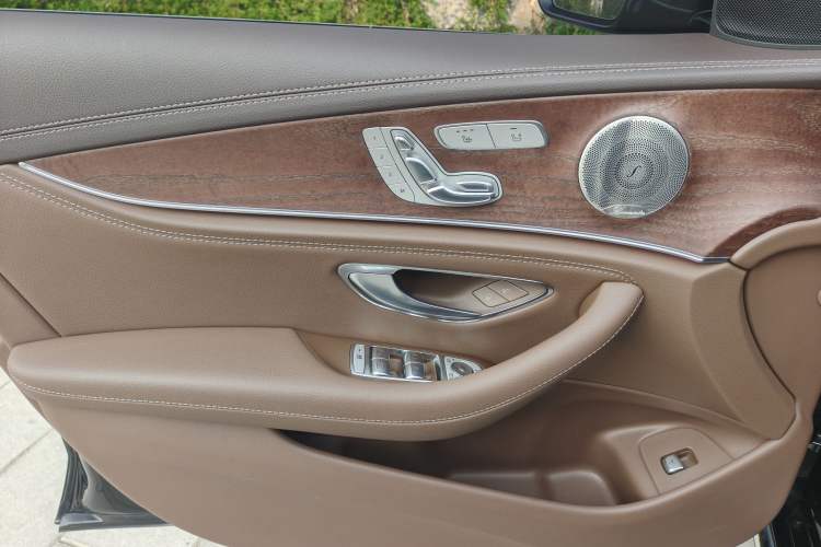 Used Mercedes-Benz E-Class 2023 Updated E 300 L Luxury Edition Interior 2