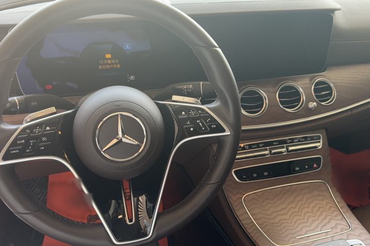 Used Mercedes-Benz E-Class 2023 Updated E 300 L Fashion Edition Interior 2