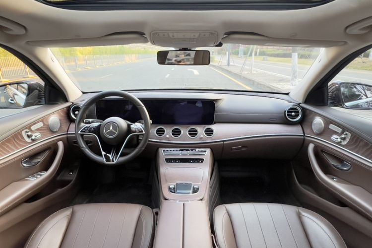 Used Mercedes-Benz E-Class 2023 Updated E 300 L Fashion Edition Interior 2