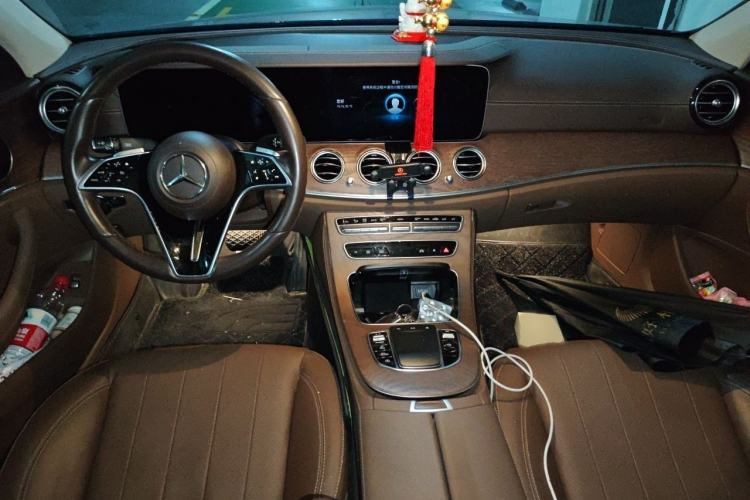Used Mercedes-Benz E-Class 2023 Updated E 300 L Fashion Edition Interior 2