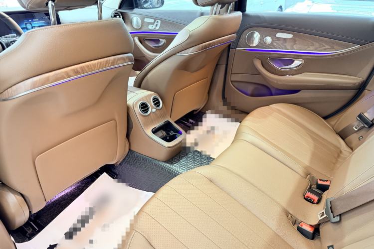 Used Mercedes-Benz E-Class 2023 Updated E 300 L Fashion Edition Interior 2