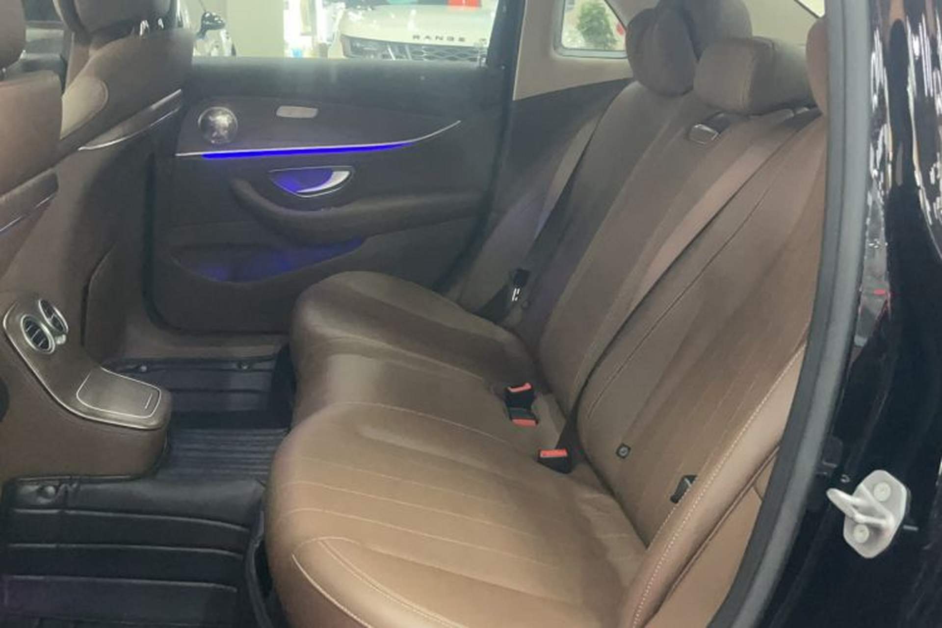Used Mercedes-Benz E-Class 2023 E 260 L Interior 2