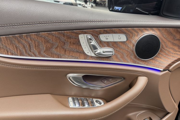 Used Mercedes-Benz E-Class 2023 Updated E 300 L Fashion Edition Interior 2