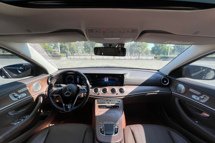 Used Mercedes-Benz E-Class 2023 Updated E 300 L Luxury Edition Interior 2