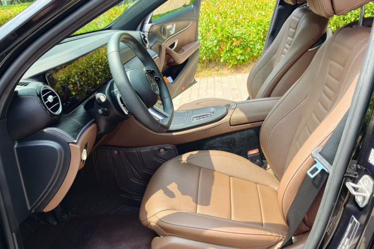 Used Mercedes-Benz E-Class 2023 Restyled E 300 L Sporty and Stylish Edition Interior 2
