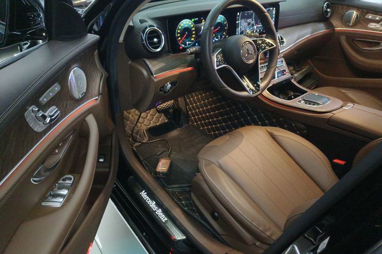 Used Mercedes-Benz E-Class 2023 Updated E 300 L Luxury Edition Interior 3