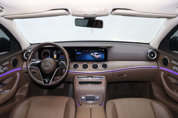 Used Mercedes-Benz E-Class 2023 Updated E 300 L Fashion Edition Interior 3