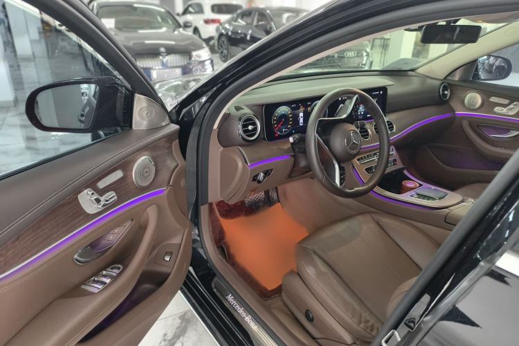 Used Mercedes-Benz E-Class 2023 Updated E 300 L Fashion Edition Interior 3