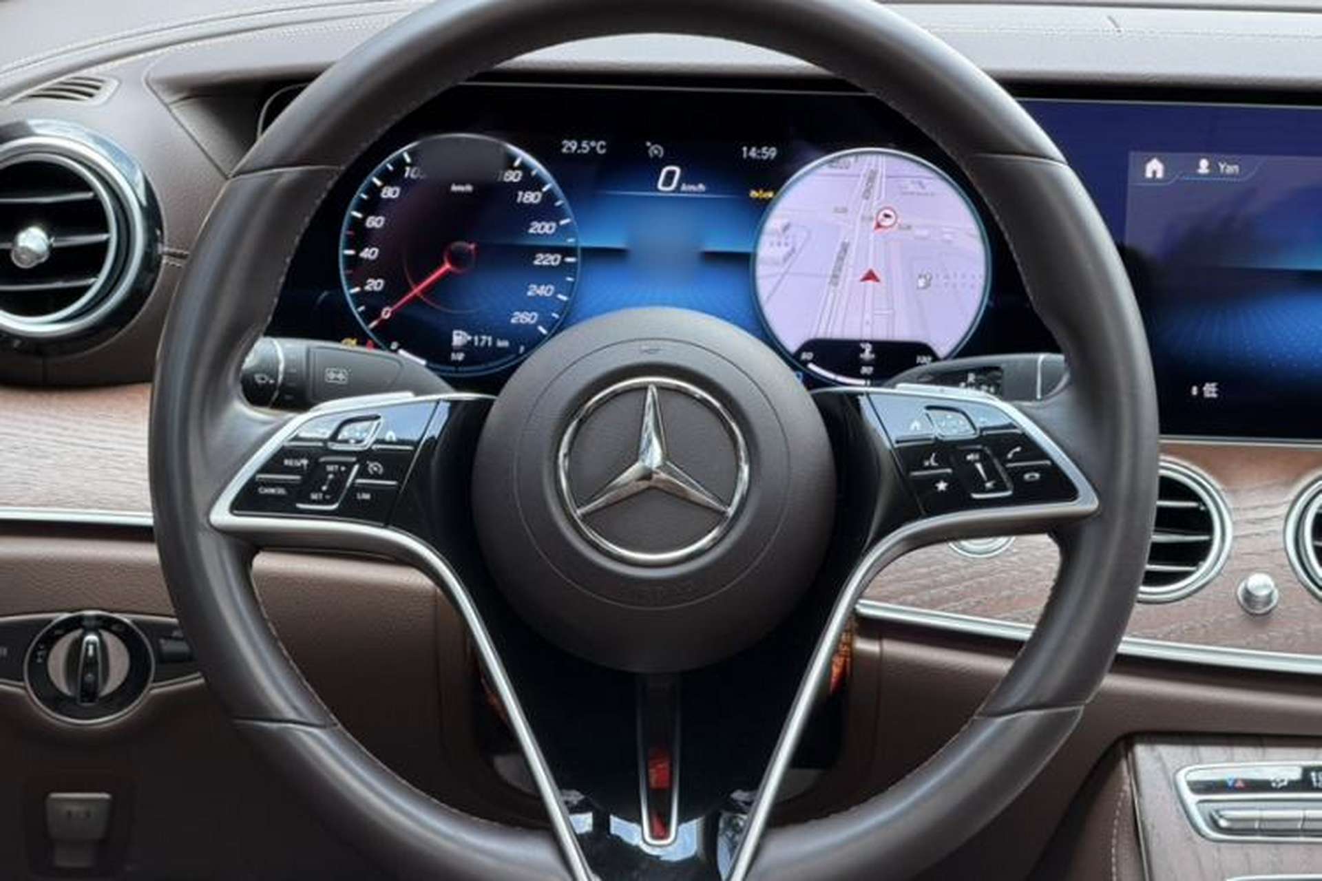 Used Mercedes-Benz E-Class 2023 E 300 L Luxury Model Interior 3