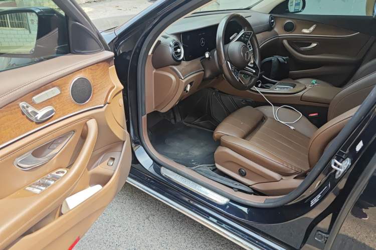 Used Mercedes-Benz E-Class 2023 E 260 L Interior 3