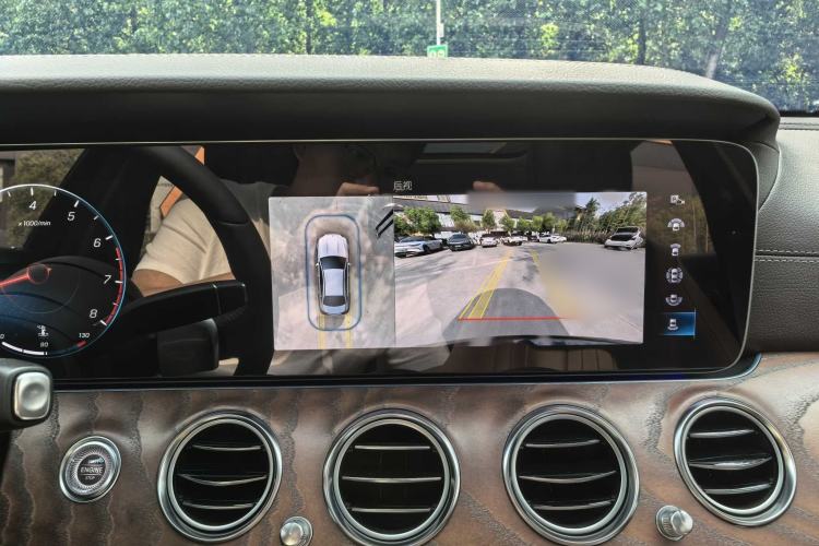 Used Mercedes-Benz E-Class 2023 Updated E 300 L Fashion Edition Interior 3