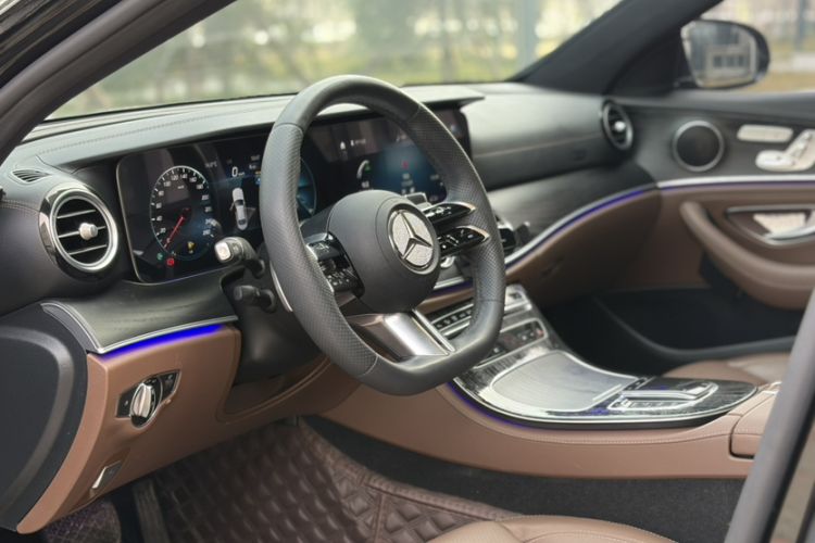 Used Mercedes-Benz E-Class 2023 E 300 L Sporty and Stylish Model Interior 3