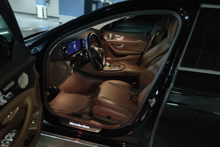 Used Mercedes-Benz E-Class 2023 E 300 L Luxury Model Interior 3