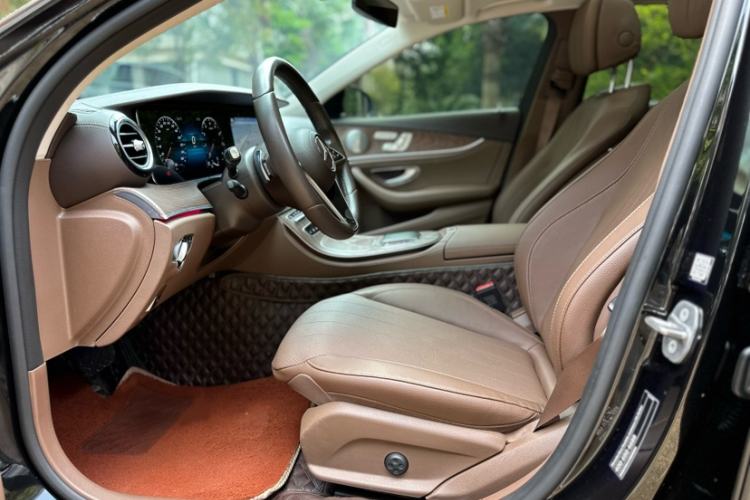 Used Mercedes-Benz E-Class 2023 E 300 L Luxury Model Interior 3