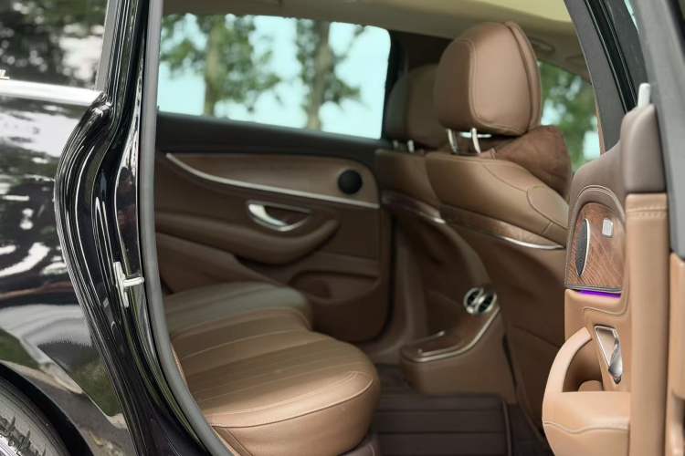 Used Mercedes-Benz E-Class 2023 E 300 L Stylish Model Interior 3
