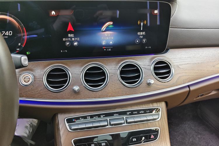 Used Mercedes-Benz E-Class 2023 Facelift E 260 L Interior 3