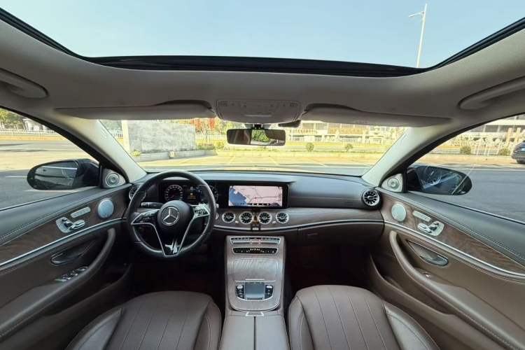 Used Mercedes-Benz E-Class 2023 E 300 L Luxury Model Interior 3