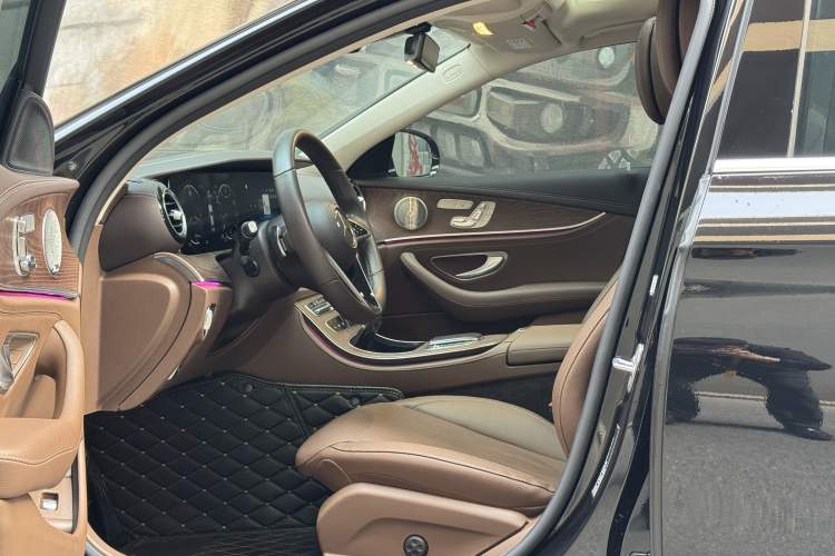 Used Mercedes-Benz E-Class 2023 E 300 L Luxury Model Interior 3