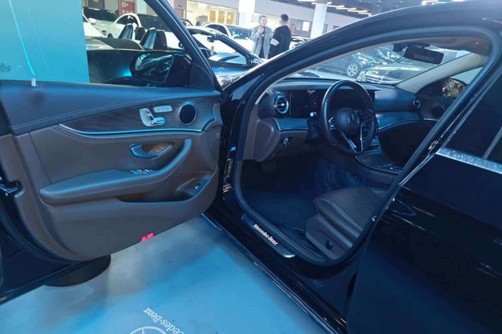 Used Mercedes-Benz E-Class 2023 Updated E 300 L Fashion Edition Interior 3