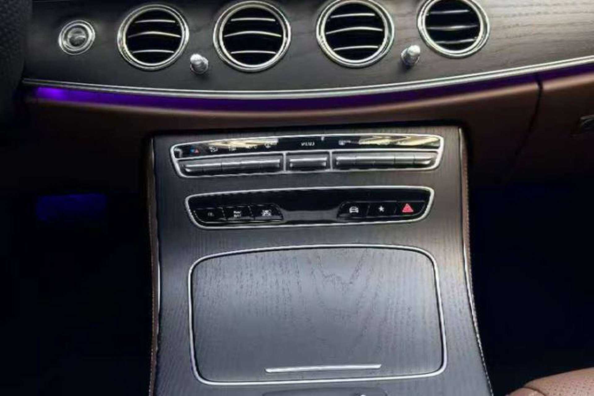Used Mercedes-Benz E-Class 2023 Restyled E 300 L Sporty and Stylish Edition Interior 3