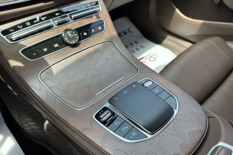 Used Mercedes-Benz E-Class 2023 E 260 L Interior 3