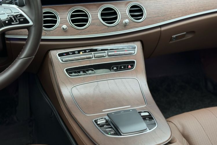 Used Mercedes-Benz E-Class 2023 E 300 L Stylish Model Interior 3