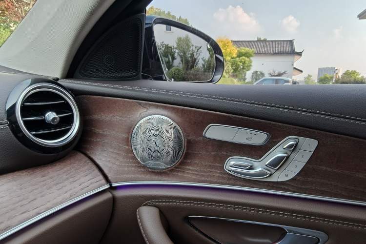 Used Mercedes-Benz E-Class 2023 Updated E 300 L Luxury Edition Interior 3
