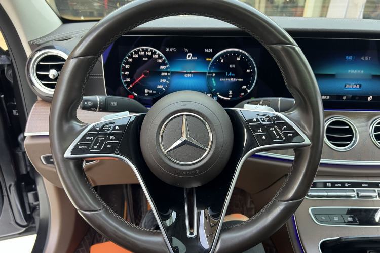 Used Mercedes-Benz E-Class 2023 E 300 L Luxury Model Interior 3