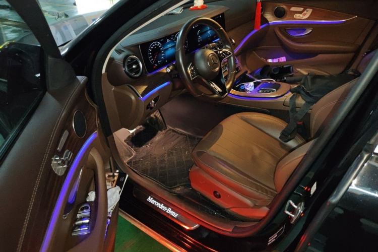 Used Mercedes-Benz E-Class 2023 Updated E 300 L Fashion Edition Interior 3
