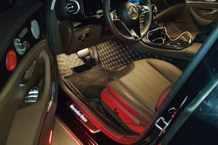 Used Mercedes-Benz E-Class 2023 E 300 L Luxury Model Interior 3