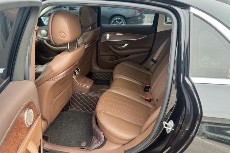 Used Mercedes-Benz E-Class 2023 E 300 L Stylish Model Interior 3