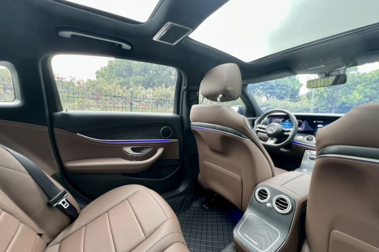 Used Mercedes-Benz E-Class 2023 Restyled E 300 L Sporty and Stylish Edition Interior 3