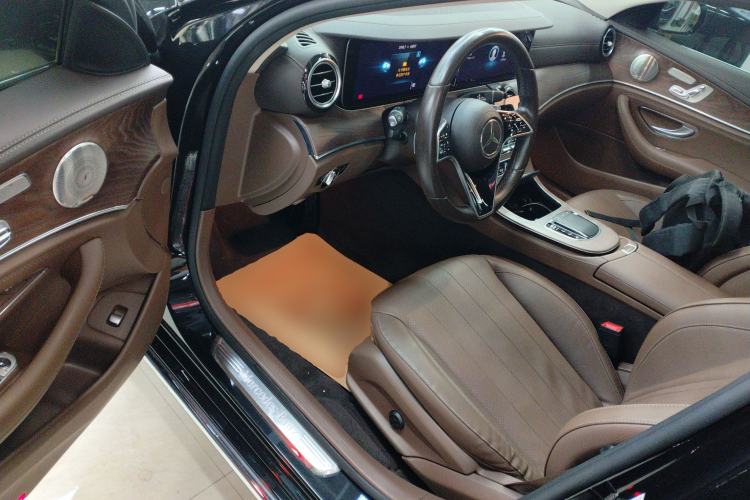 Used Mercedes-Benz E-Class 2023 E 300 L Luxury Model Interior 3