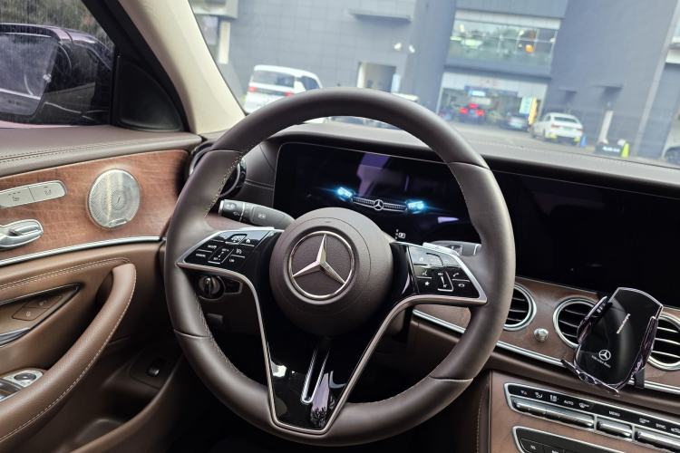 Used Mercedes-Benz E-Class 2023 Updated E 300 L Luxury Edition Interior 3