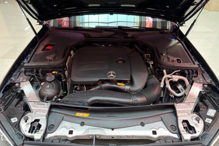 Used Mercedes-Benz E-Class 2023 Updated E 300 L Luxury Edition Interior 3